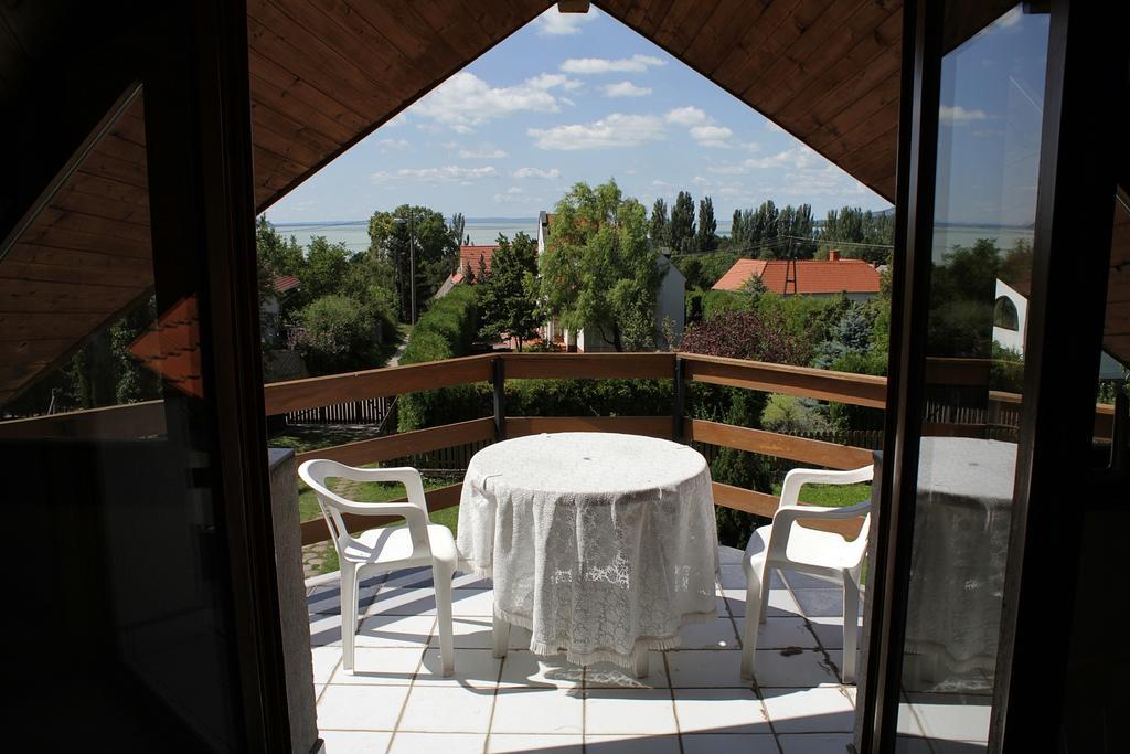 Voeroesko Apartmanhaz Révfülöp エクステリア 写真